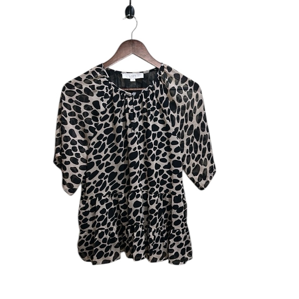 NWT LOFT size Small Black and Cream Ruffled Short Sleeve Blouse